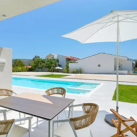 Apartment Filoxenia Luxury Potos