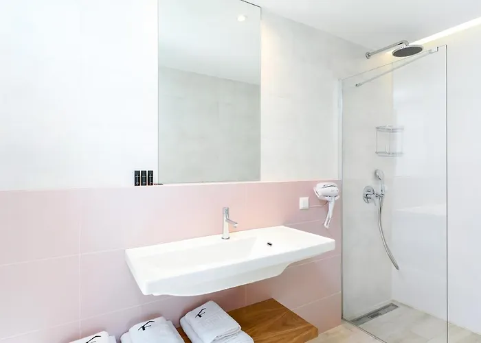 Filoxenia Luxury شقة